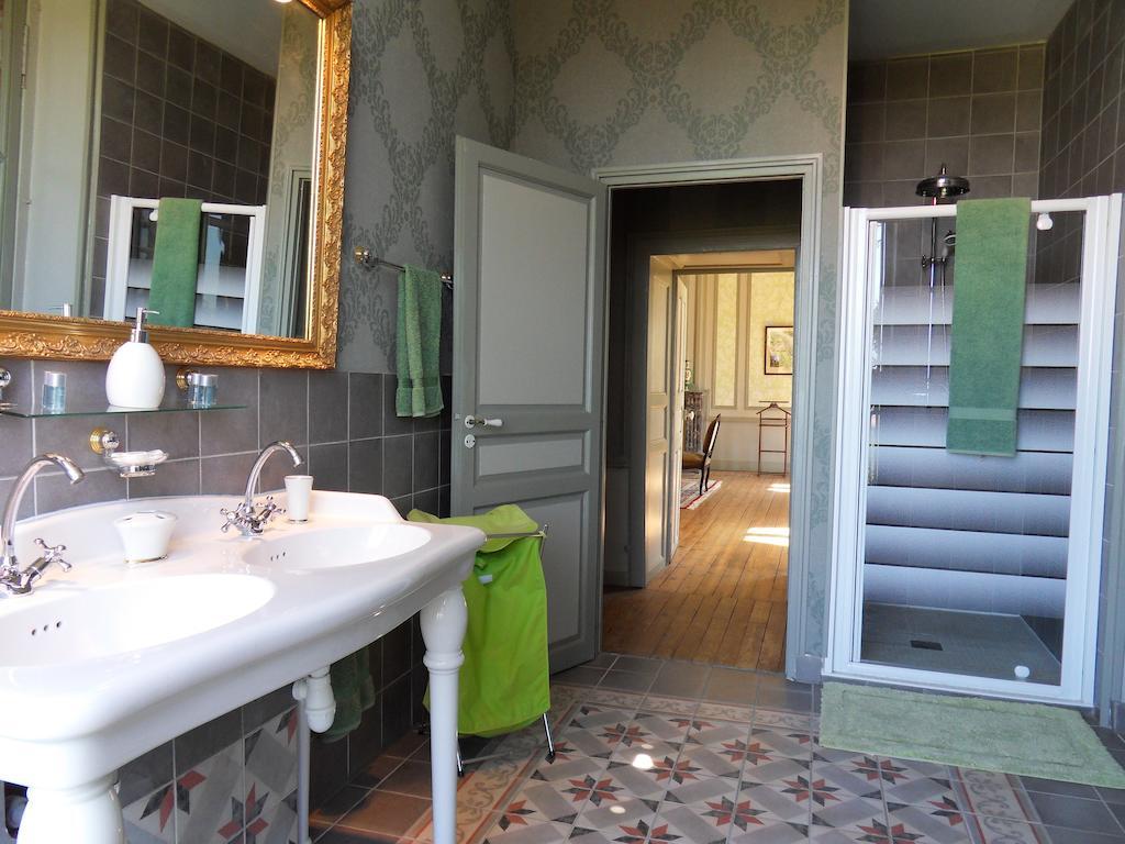 Bed and Breakfast Chateau De Clermont-Saves LʼIsle-Jourdain Exteriér fotografie