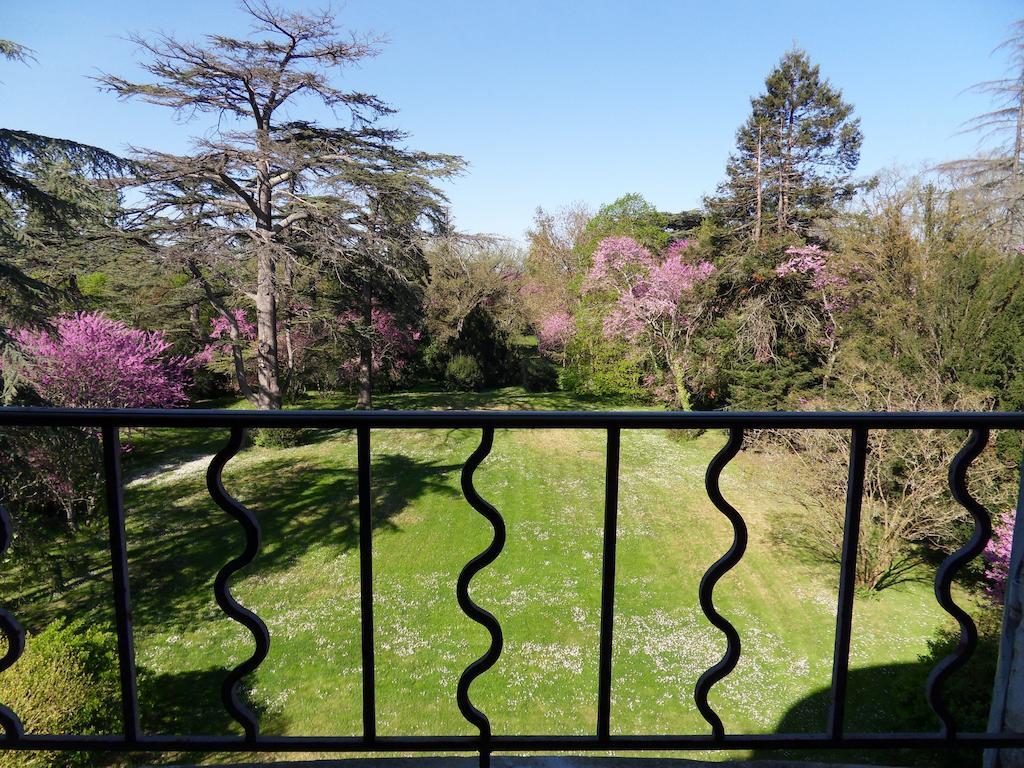 Bed and Breakfast Chateau De Clermont-Saves LʼIsle-Jourdain Pokoj fotografie