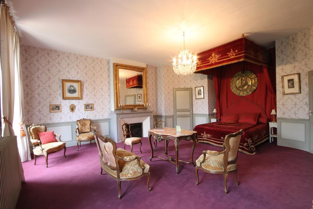 Bed and Breakfast Chateau De Clermont-Saves LʼIsle-Jourdain Pokoj fotografie